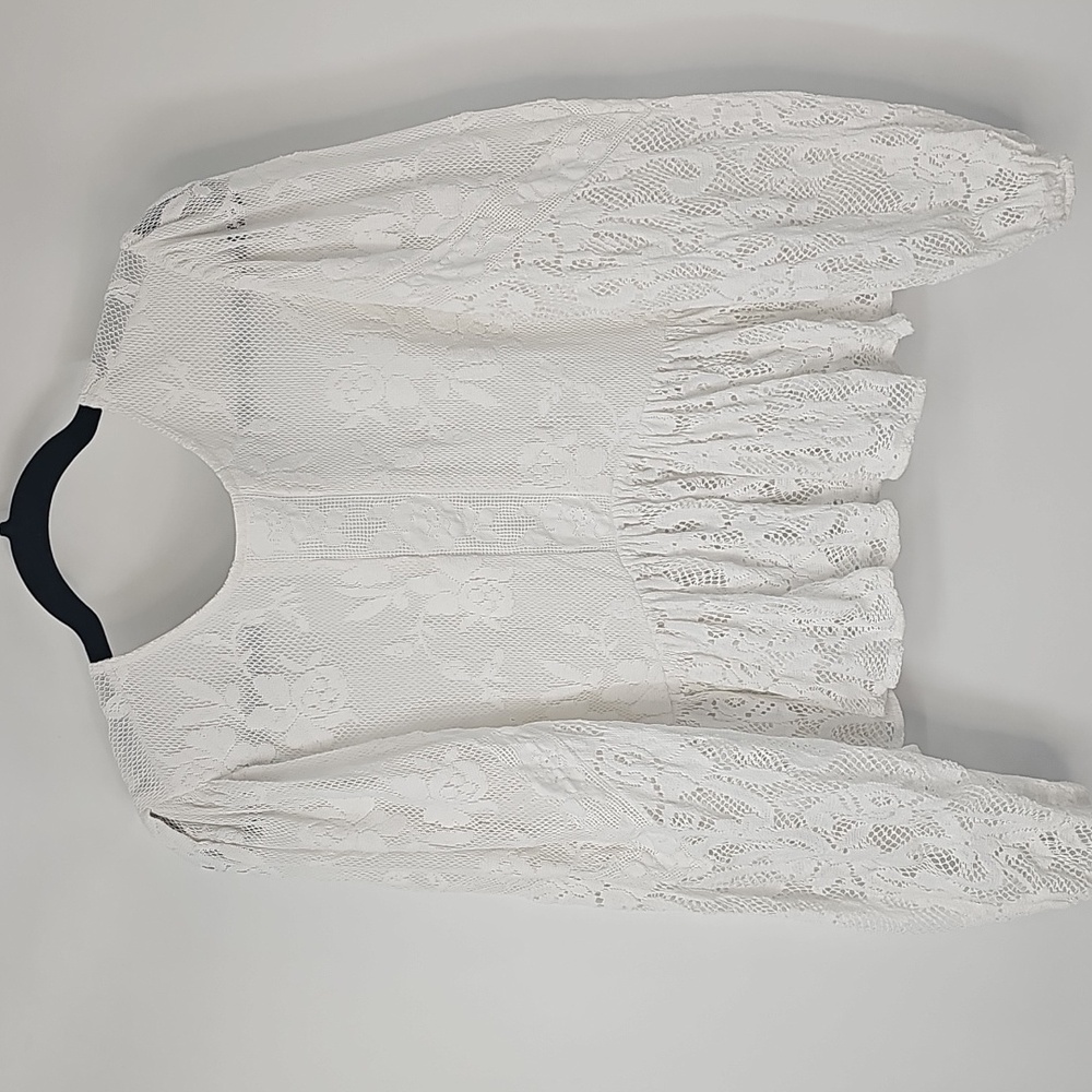 Treasure & Bond Creamy White Lace Peplum Waist Sheer Wide Puff Sleeved Top‎ Boho